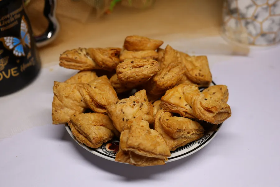 Khari Puffs